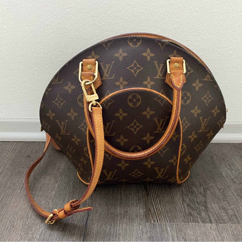 ICONIC Never Used Louis Vuitton Purse